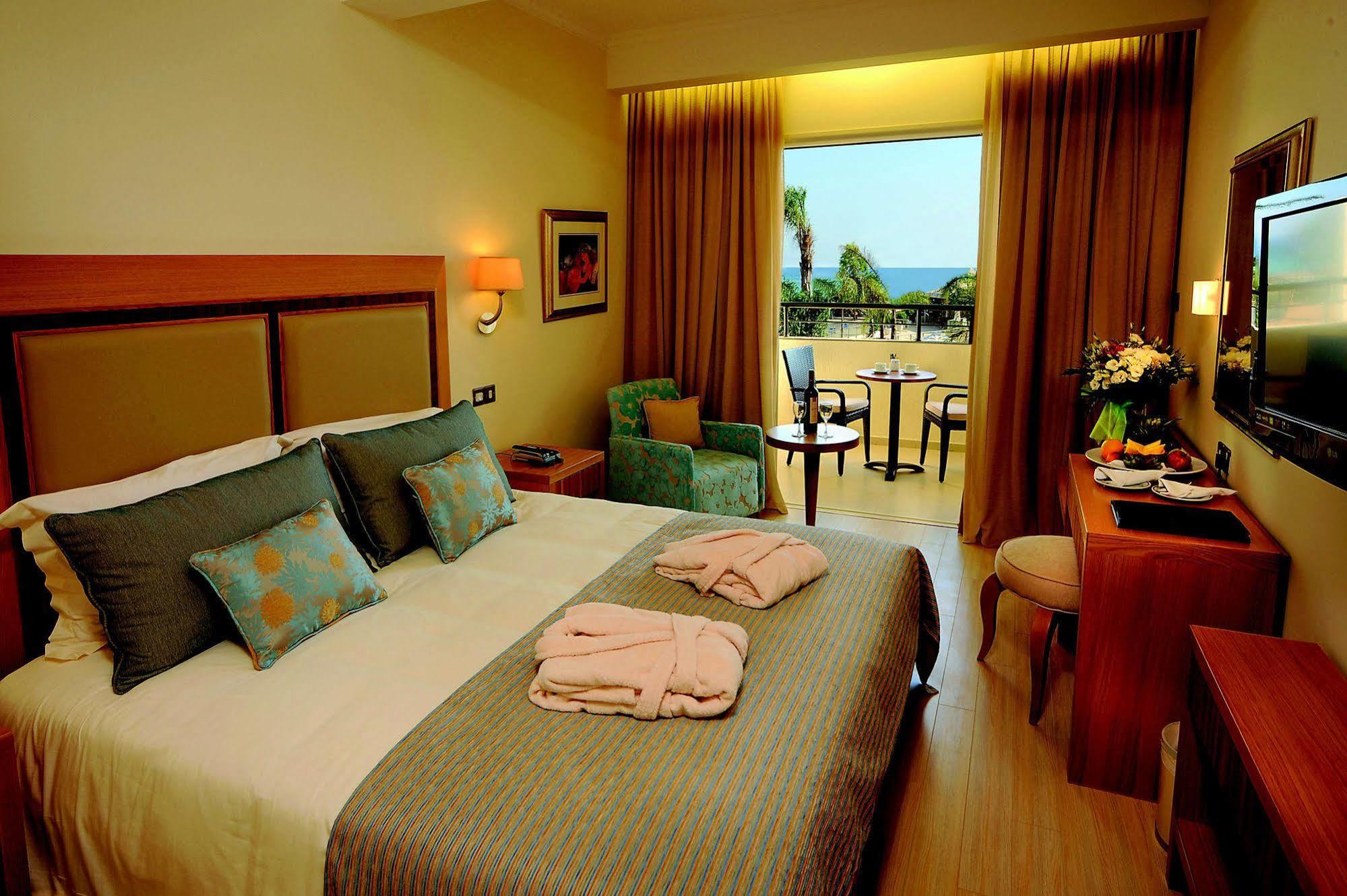 Hotel Olympic Bay Adults Only Ayia Napa Esterno foto